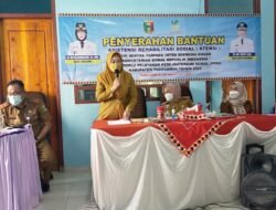Bupati Tanggamus Serahkan Bantuan Asistensi Rehabilitasi Sosial