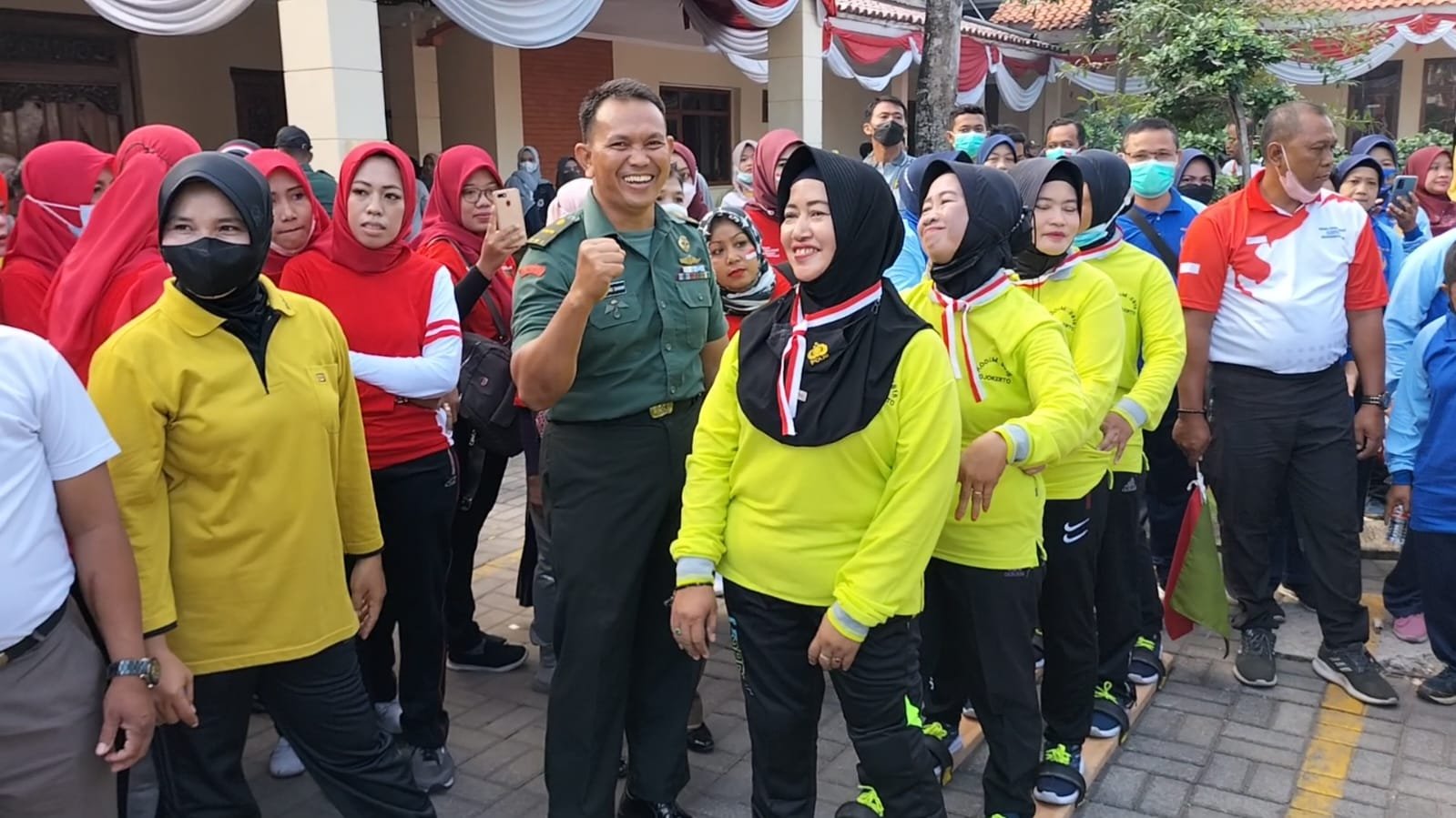 Semarak Agustusan, Kodim 0815/Mojokerto Meriahkan Lomba Permainan Tradisional