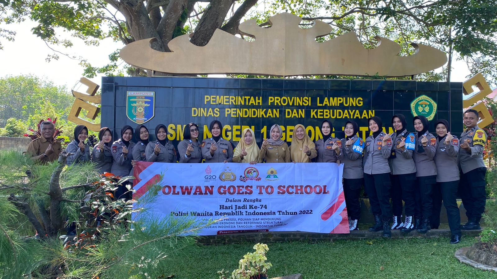 Sambut HUT Ke-74 Polwan, Polres Pesawaran Datangi SMKN 1 Gedong Tataan