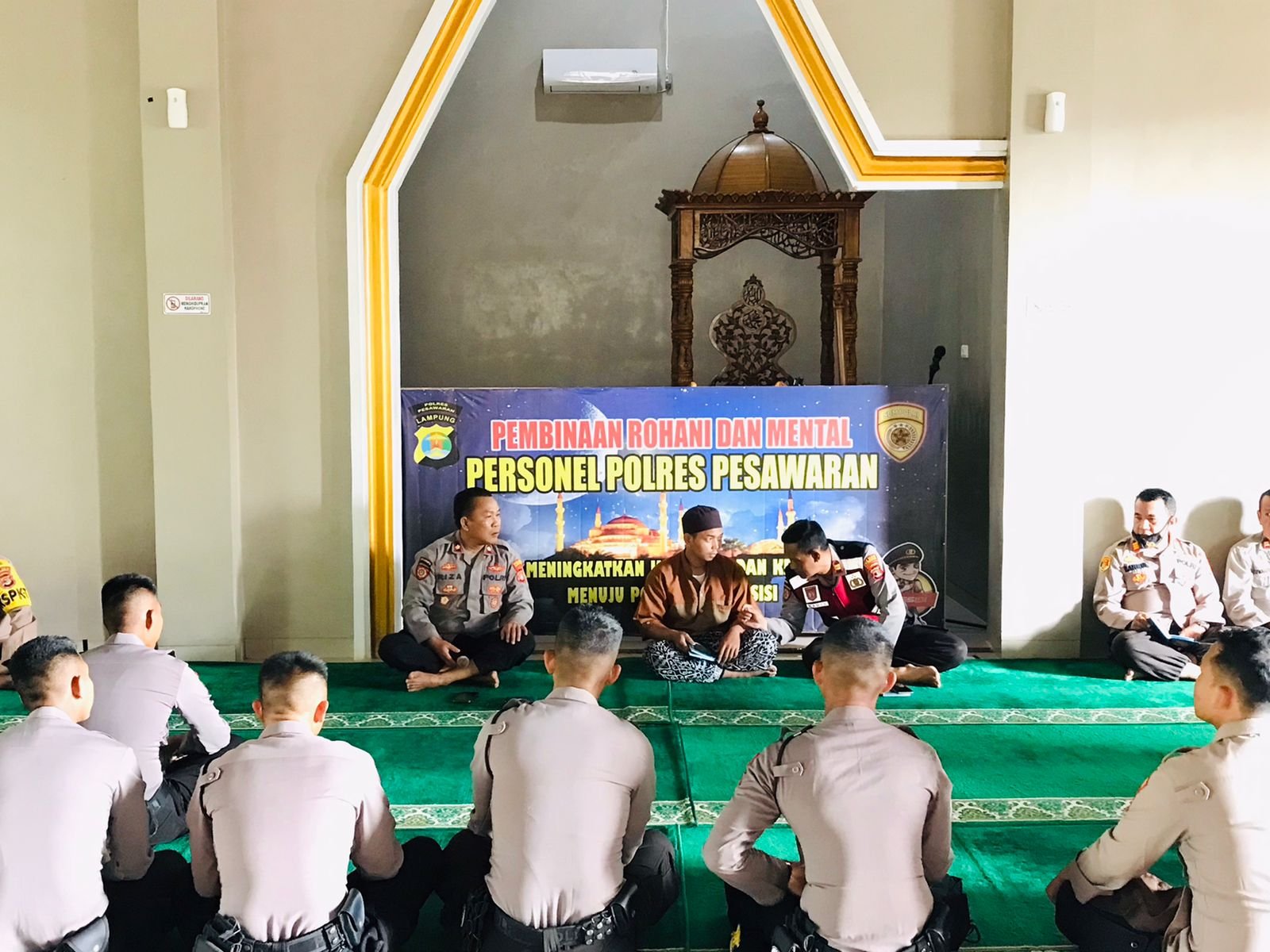Polres Pesawaran Melaksanakan Pembinaan Rohani Dan Mental Seminggu Sekali