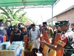 Bupati Sidoarjo Bersama Asintel Kasad Mayjen TNI Dedi Solihin Tinjau TMMD 2022 di Desa Rejeni, Krembung