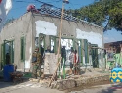 Satgas TMMD Ke-114 Mojokerto, Tuntaskan Pemasangan Kusen Musholla