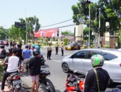 Detik Proklamasi Pengendara Depan Mako Polresta Sidoarjo Diberhentikan