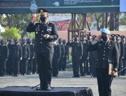 Di Hari Kemerdekaan Republik Indonesia, Kapolresta Sidoarjo Berikan Penghargaan Anggota