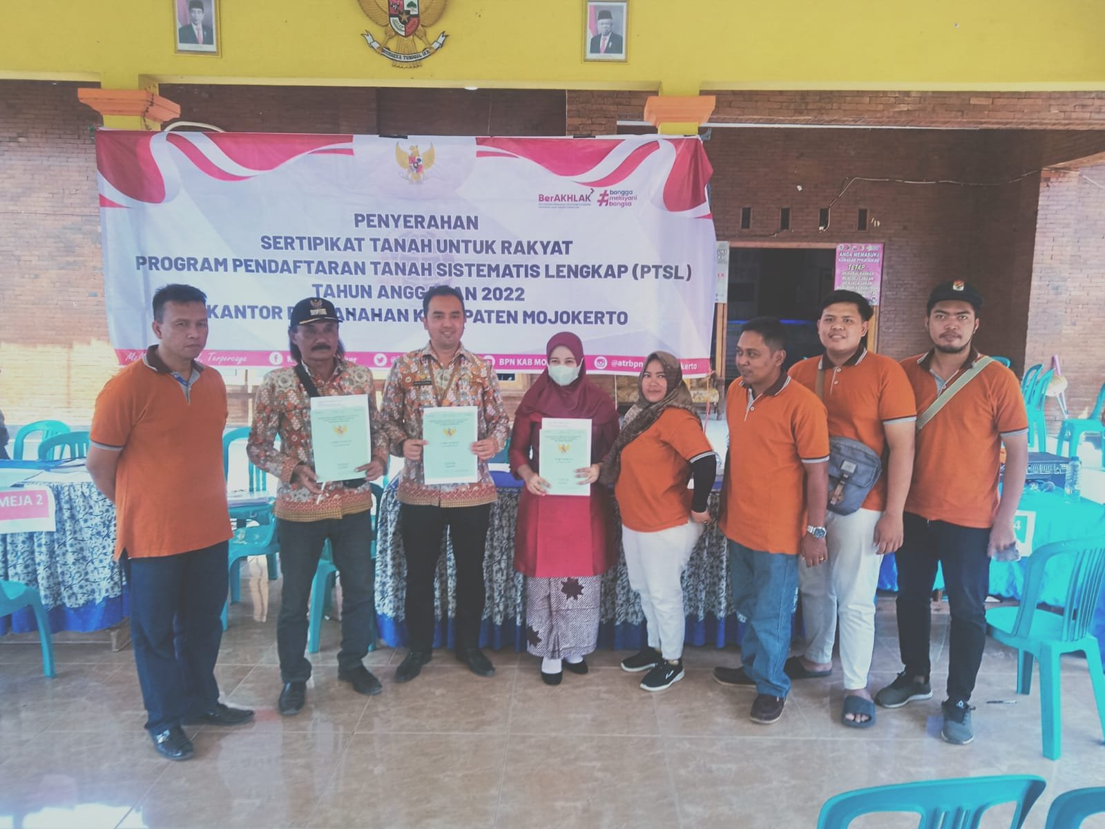 Desa Baureno Bagikan 300 Sertifikat PTSL