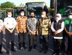 Gubernur Jawa Timur Launching Bus TransJatim di Sidoarjo