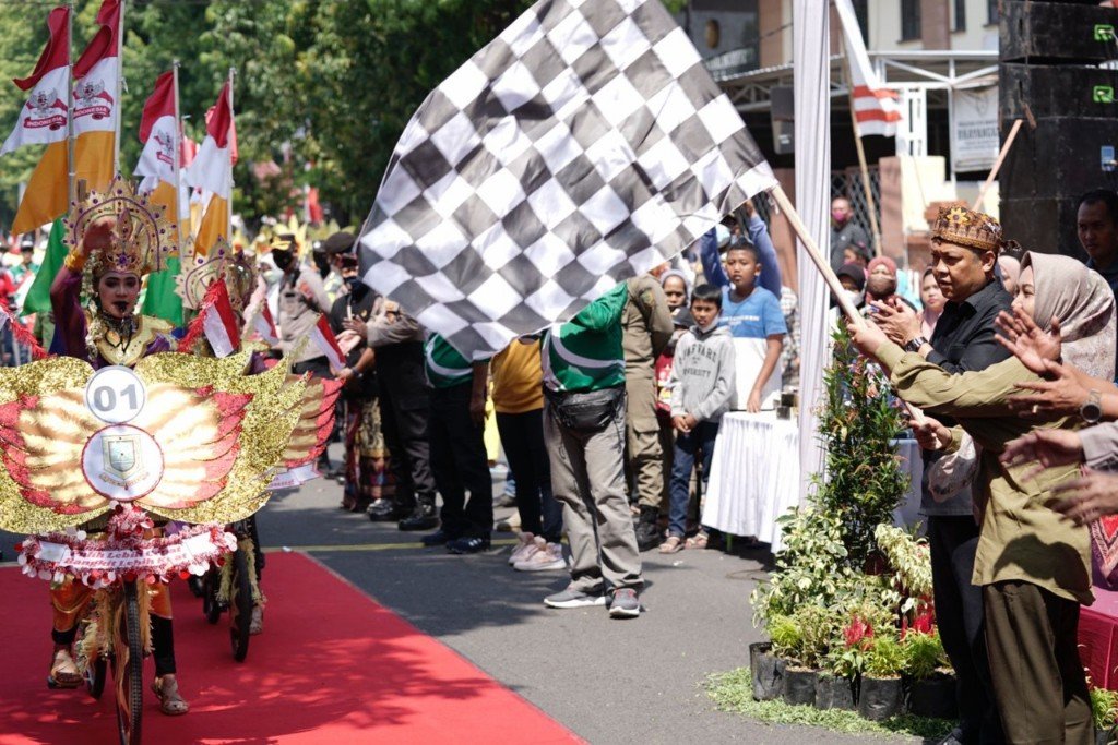 Diikuti 102 Kelompok, Karnaval Kemerdekaan 2022 Kota Mojokerto Banjir Antusias