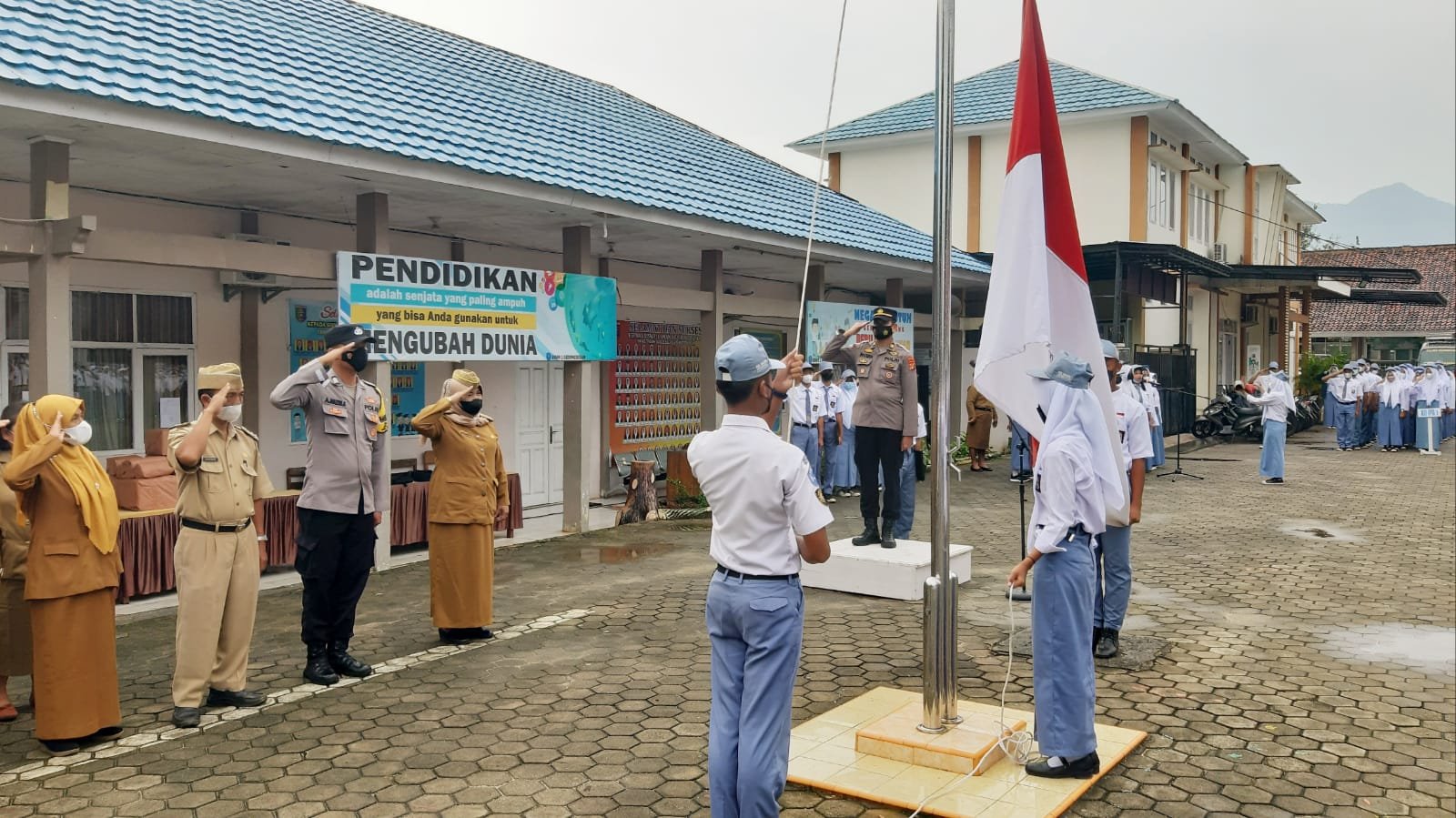 Kamtibmas Berikan Penyuluhan di SMAN 1 Gedong Tataan