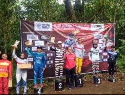 Siswi MA Khomsani Nur Hattrick Juara 1 Kejuaraan Balap Sepeda