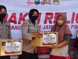 Dari Sidoarjo, Polwan Turun untuk Bakti Religi