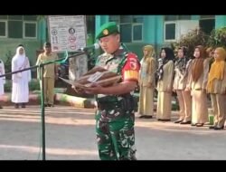 Pimpin Upacara Bendera, Babinsa Koramil Gondang Sampaikan Wasbang
