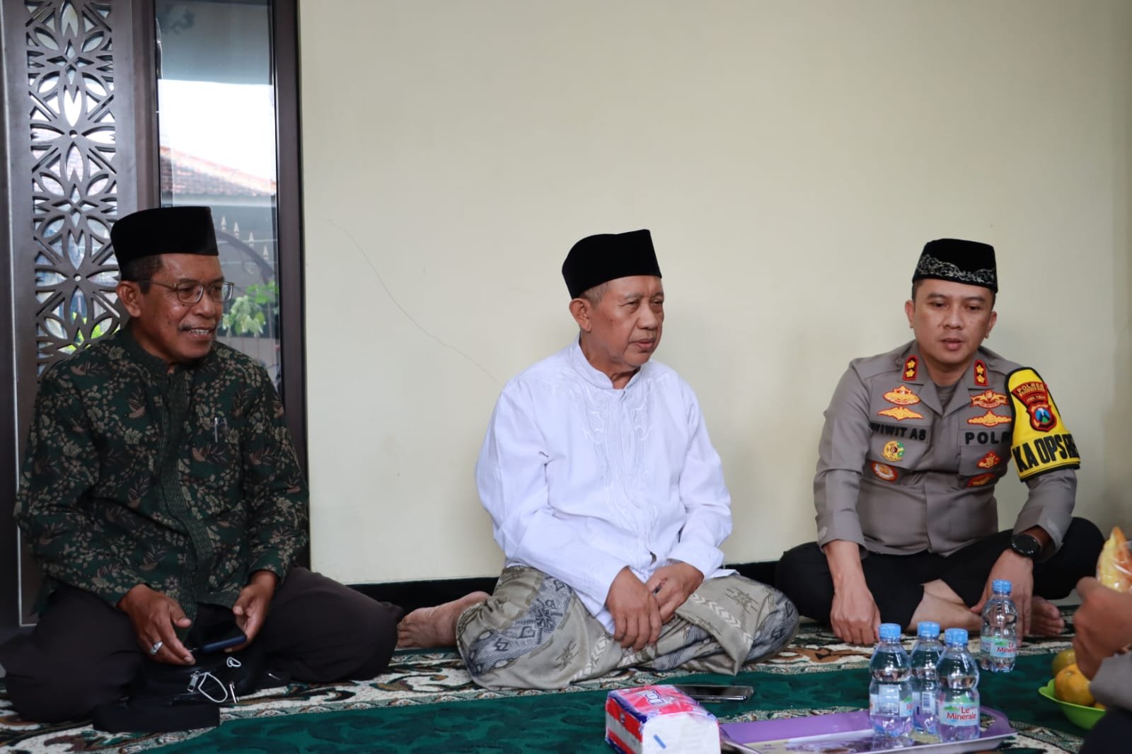 Silaturahmi ke Ketua PCNU, Kapolresta Mojokerto Bersama Ulama Kompak Tolak Berita Hoax