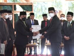 Lantik 10 Pejabat Eselon II, Bupati Gus Muhdlor: Berikan Pelayanan Terbaik Untuk Warga Sidoarjo