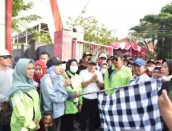 Lepas Jalan Sehat Warga Tanggulangin, Pesan Bupati Sidoarjo Tetap Guyub, Rukun dan Kompak