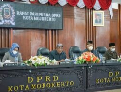 Fraksi PDIP dan Golkar Berikan Pandangan Umumnya Terkait Raperda PABPD Kota Mojokerto 2022