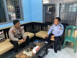 Jaga Sinergitas Pengamanan, Kasat Binmas Tanggamus Sambangi Lapas Kotaagung Sekaligus Berikan Bantuan Sarpras Pengamanan