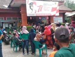 Koramil 0815/01 Prajurit Kulon Dampingi Distribusi BLT BBM