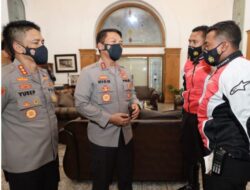 2 Anggota Polrestabes Surabaya Mendapat Reward dari Kapolda Jatim