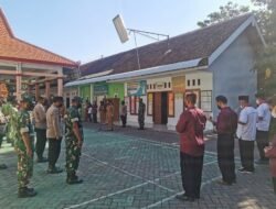 Sinergitas Koramil Puri, Polsek, & Linmas Kawal Pilkades Serentak