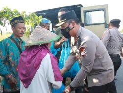 Polresta Sidoarjo Bagikan Paket Sembako, Dampak Kenaikan Harga BBM Bagi Petani