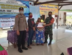 Babinsa Koramil Jetis Kawal Penyaluran BLT BBM – BPNT Bagi 885 KPM