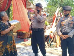 Samapta Berkah Polres Ponorogo Bagikan Paket Sembako Kepada Lansia