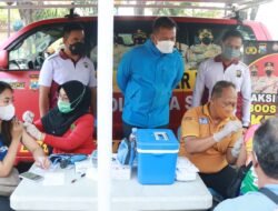Kapolresta Sidoarjo Cek Layanan Vaksinasi Booster di Tempat Publik