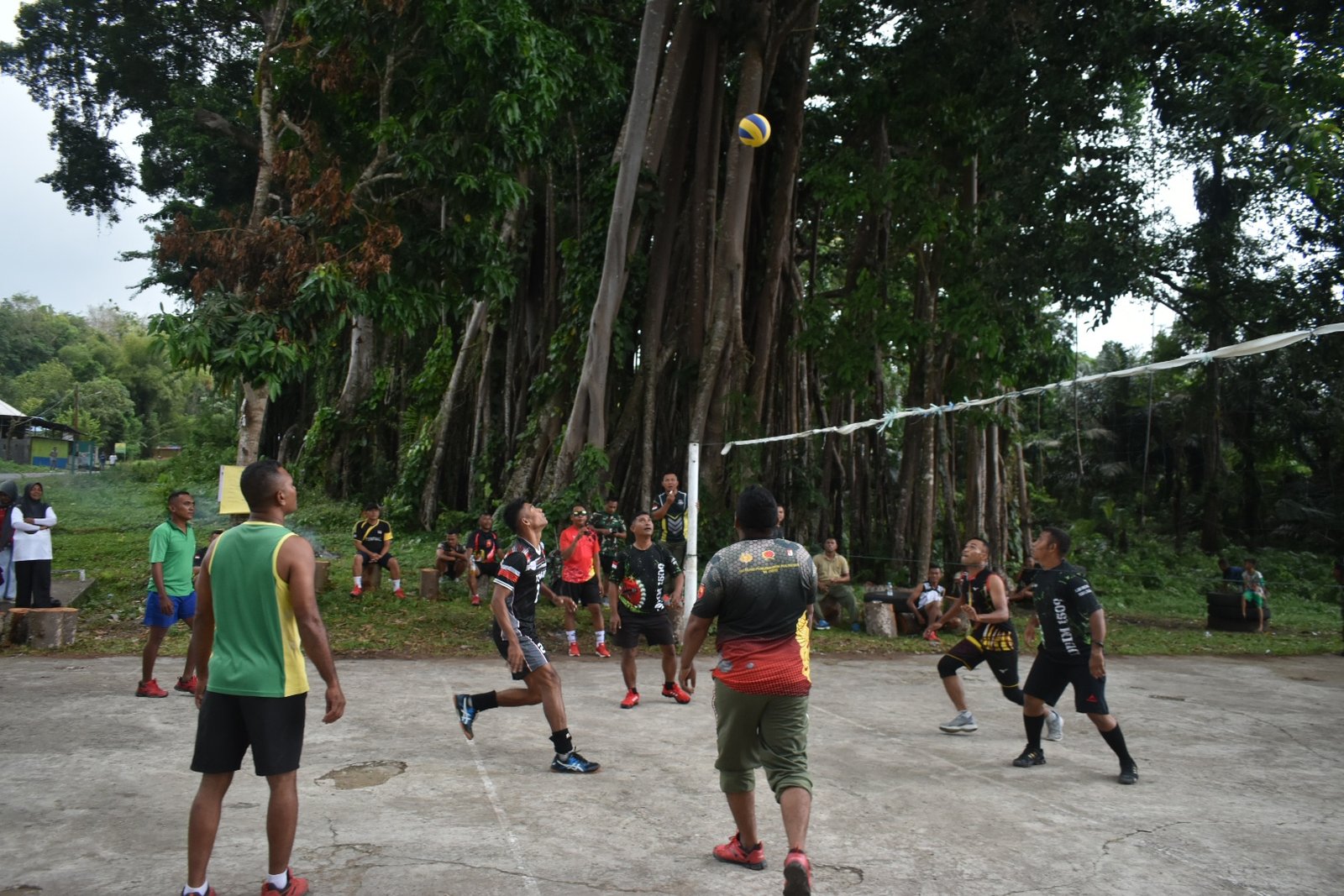Kodim 1509/Labuha Gelar Pertandingan Bola Volly Bersama Satuan Koramil Jajaran