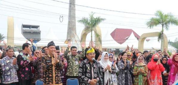 Ketua Dekranasda Provinsi Jambi Apresiasi Langkah Pemkab dan Dekranasda Tanjab Barat Lestarikan Batik Lokal