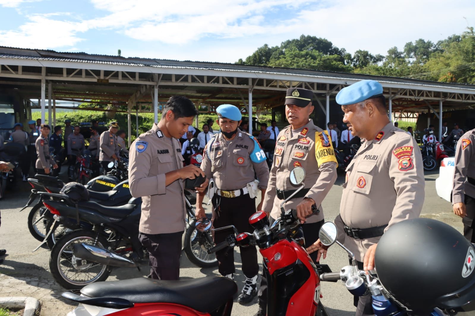 Jelang Apel Gelar Ops Zebra Kieraha 2022, Kapolres Halsel Sidak Kelengkapan Kendaraan Personil