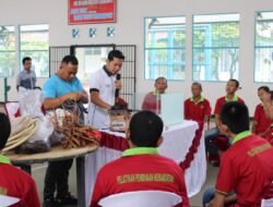 Warga Binaan Lapas Kotaagung Diberi Keterampilan Menghias Akuarium oleh SUPM Kotaagung