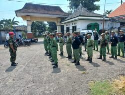 Babinsa Kutorejo Bekali Linmas Tingkatkan Kemampuan Pengamanan Lingkungan