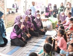 TP-PKK Kabupaten Sidoarjo Bantu Pulihkan Psikis Anak-anak Korban Bencana Angin Puting Beliung 