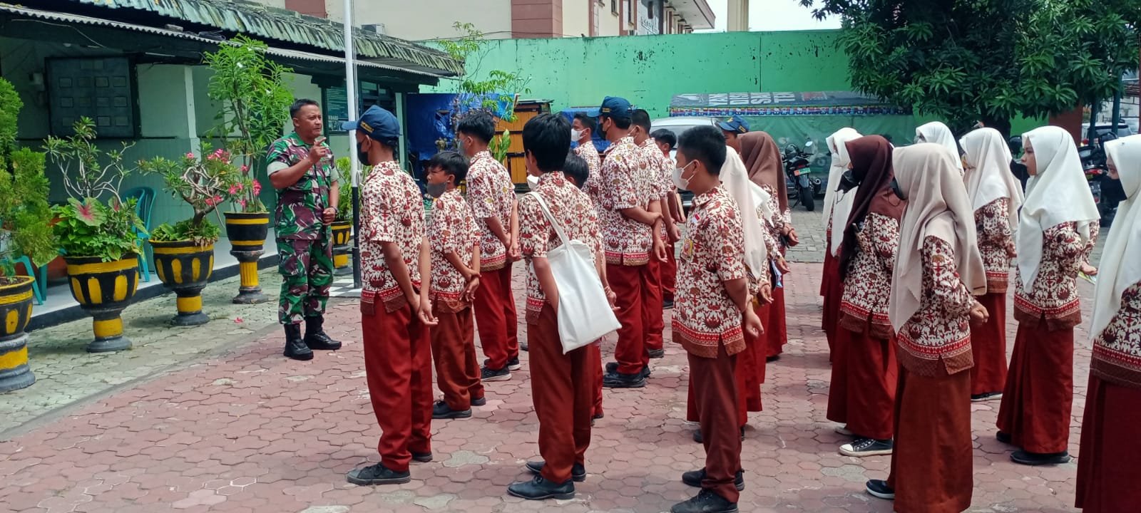 Tanamkan Jiwa Nasionalis Bangsa, Koramil 0815/01 Pralon Edukasi Pelajar SMPN 3 Mojokerto