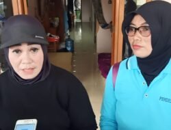 Kepedulian Kades Sidokepung Terhadap Lansia Terdampak Bencana Angin Puting Beliung