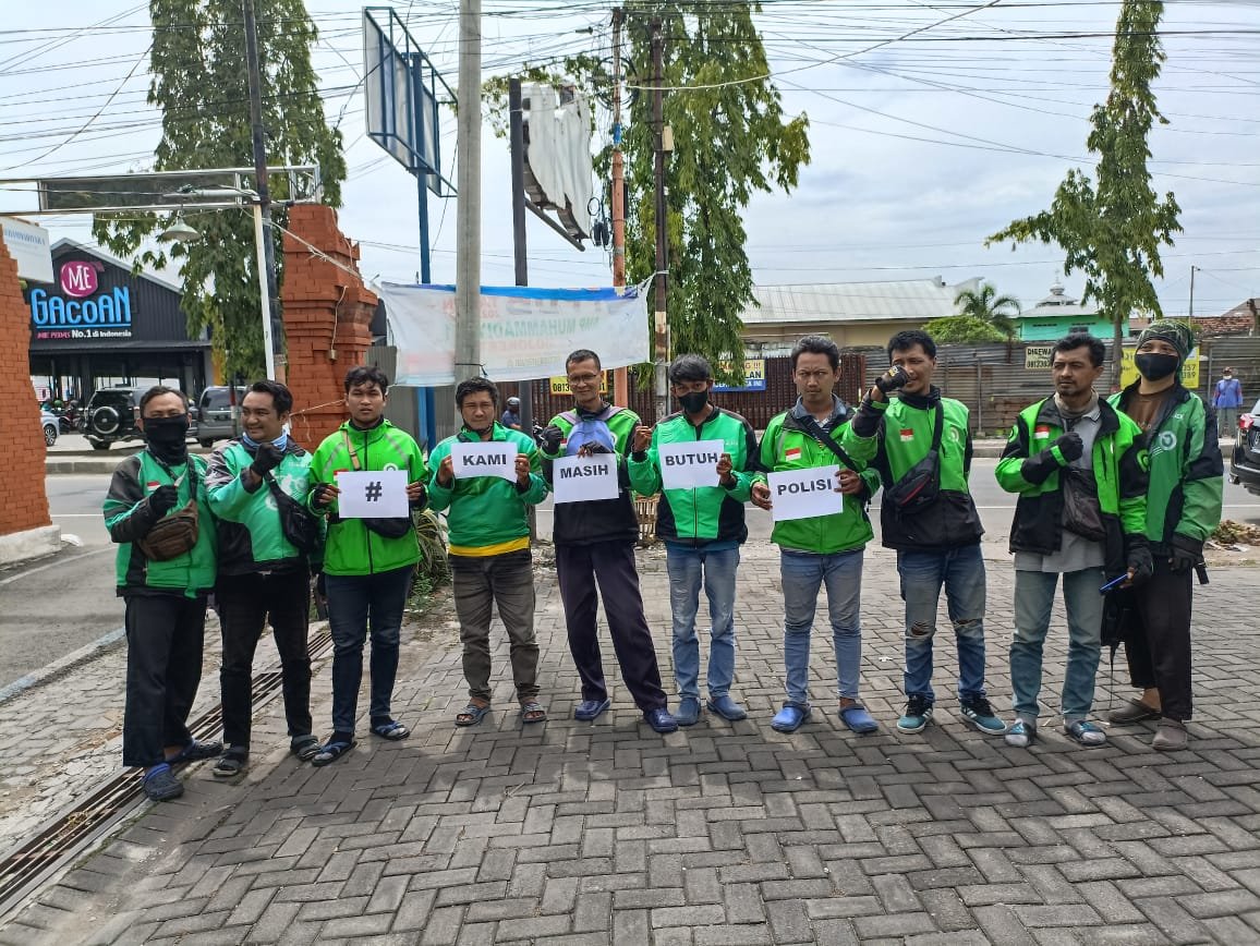 Gojek Mojokerto Bersatu Dukung Polri Dengan Hastag Kami Masih Butuh Polisi