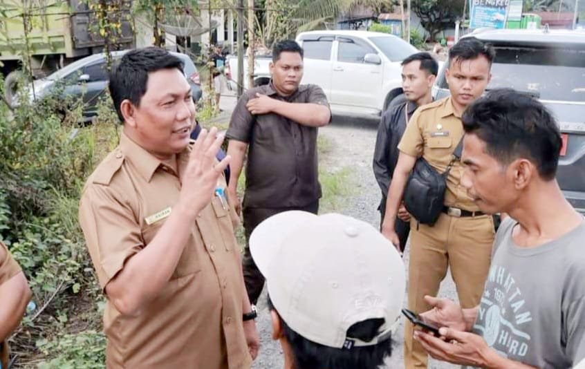 Langgar Jam Operasional, Wabup Tanjabbar Hairan Stop Truk Batubara
