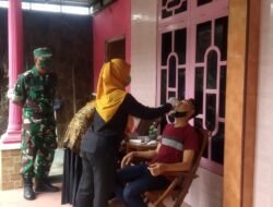 Koramil Pacet Bersama Nakes PKM Lakukan Tracing Kontak Erat Pasien Covid-19
