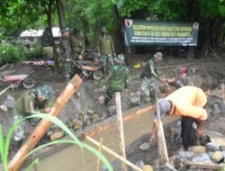 Kodim Mojokerto Karya Bakti Bangun Tanggul Penahan Tanah Saluran Irigasi