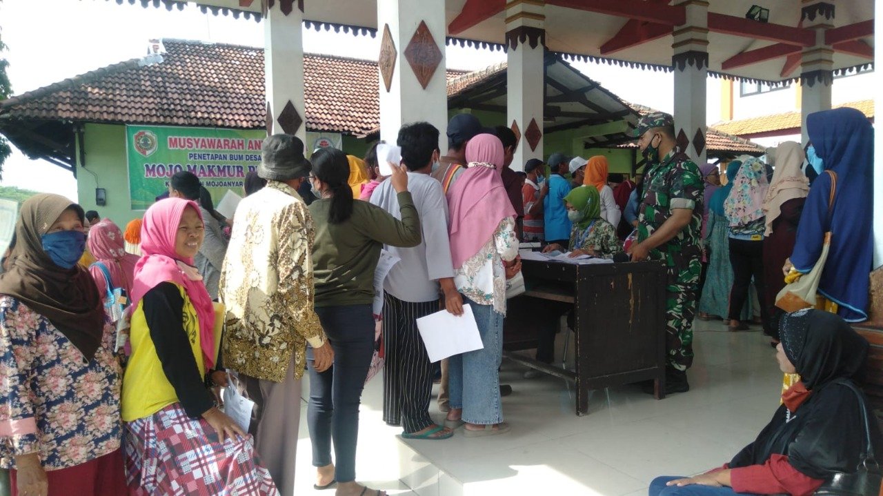 Pos Ramil Mojoanyar Dampingi 2.935 Warga Penerima BLT BBM - BPNT