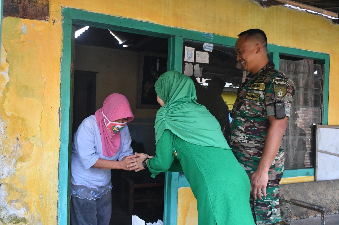 Bakti Sosial, Dandim 0815/Mojokerto Kunjungi Warga Kecamatan Gondang