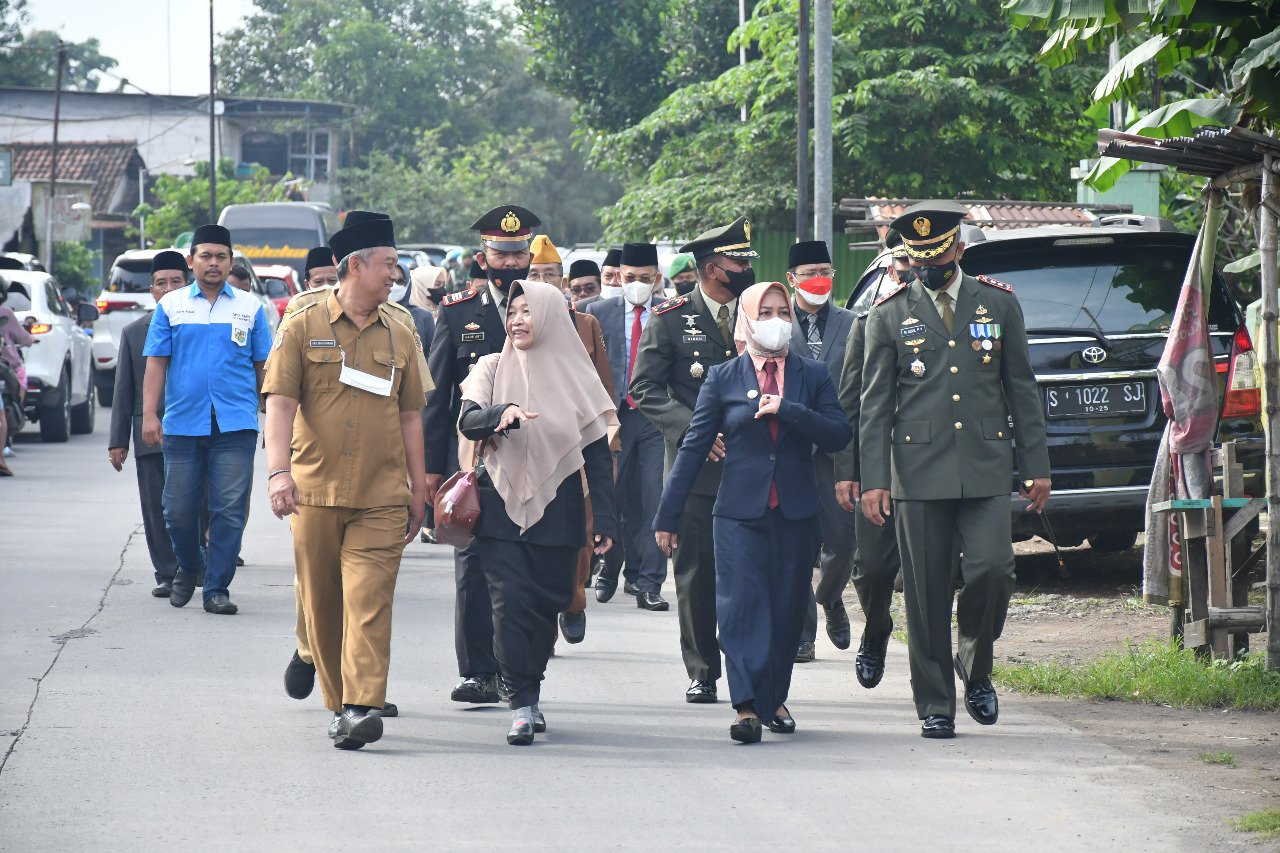 Dandim Mojokerto Bersama Forkopimda Ziarah Syuhada Kemerdekaan KH. Nawawi