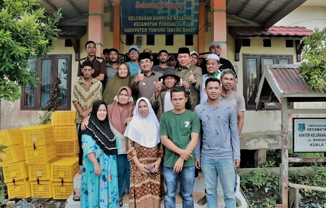 Bupati Anwar Sadat Serahkan Bantuan Nelayan Sekaligus Launching Penyaluran Bantuan UMKM oleh Baznas Tanjabbar