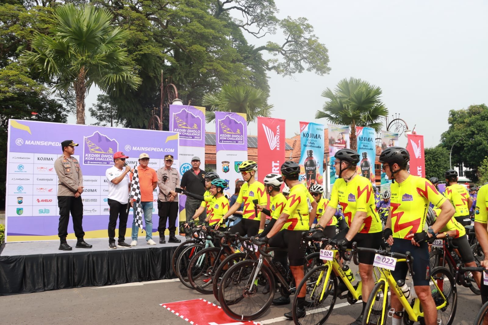 Azrul Ananda Apresiasi Pam Jalur Kediri Dholo KOM Challenge 2022 oleh Polresta Mojokerto