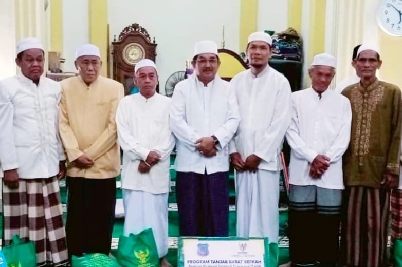 Bupati Anwar Sadat Laksanakan Safari Subuh Di Masjid Miftahul Jannah Kelurahan Tungkal II
