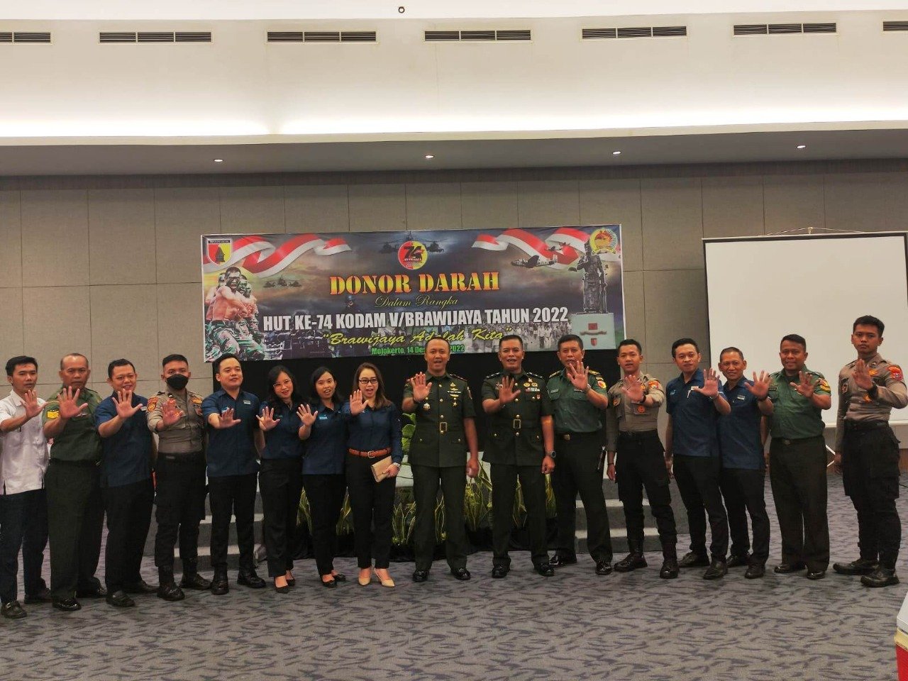 Peringati Hari Juang Kartika Ke-77 & HUT Ke-74 Kodam V/Brawijaya Kodim Mojokerto Gelar Donor Darah