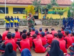 Tanamkan Kedisiplinan dan Semangat Bela Negara Koramil Gondang Latihkan PBB Ratusan Siswa SMPN