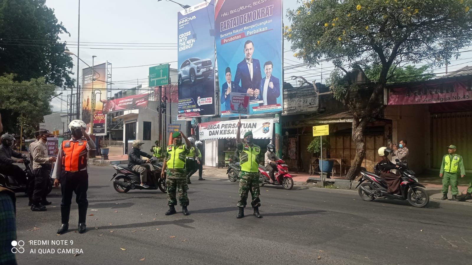 Koramil Mojosari & Tim Gabungan Pam Nataru Aktif Pantau Arus Lalu Lintas