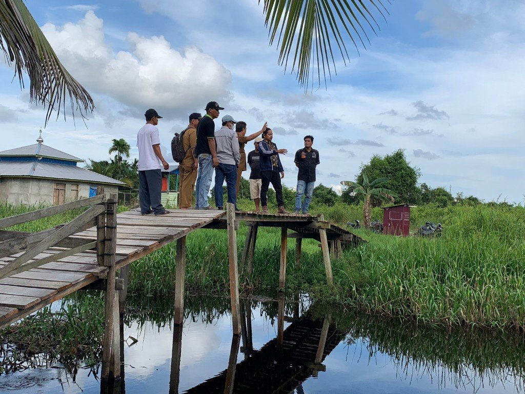 Gerak Cepat, Ketua Komisi II DPRD Tanjabbar Tinjau Lokasi Banjir Kecamatan Bramitam