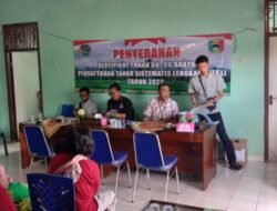 Ketua POKMAS dan Kepala Pekon Ketagung Bagikan 150 Sertifikat PTSL